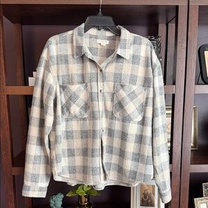 beachlunchlounge Gray & Cream Plaid Button-Up Shacket